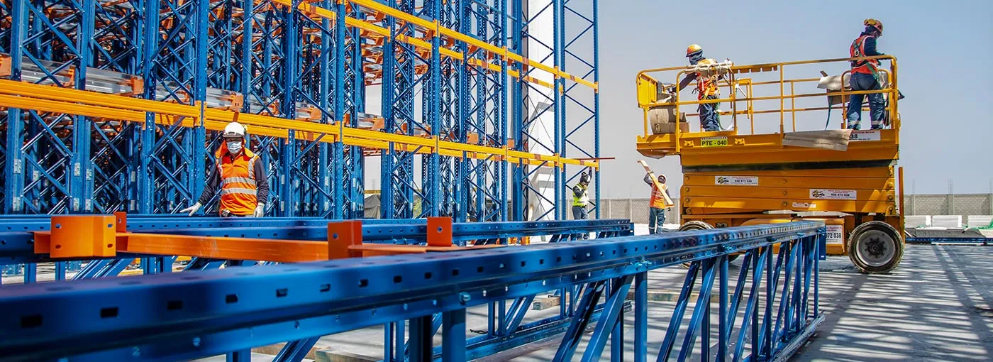 Sistemas de almacenamiento industrial y racks metálicos para logística