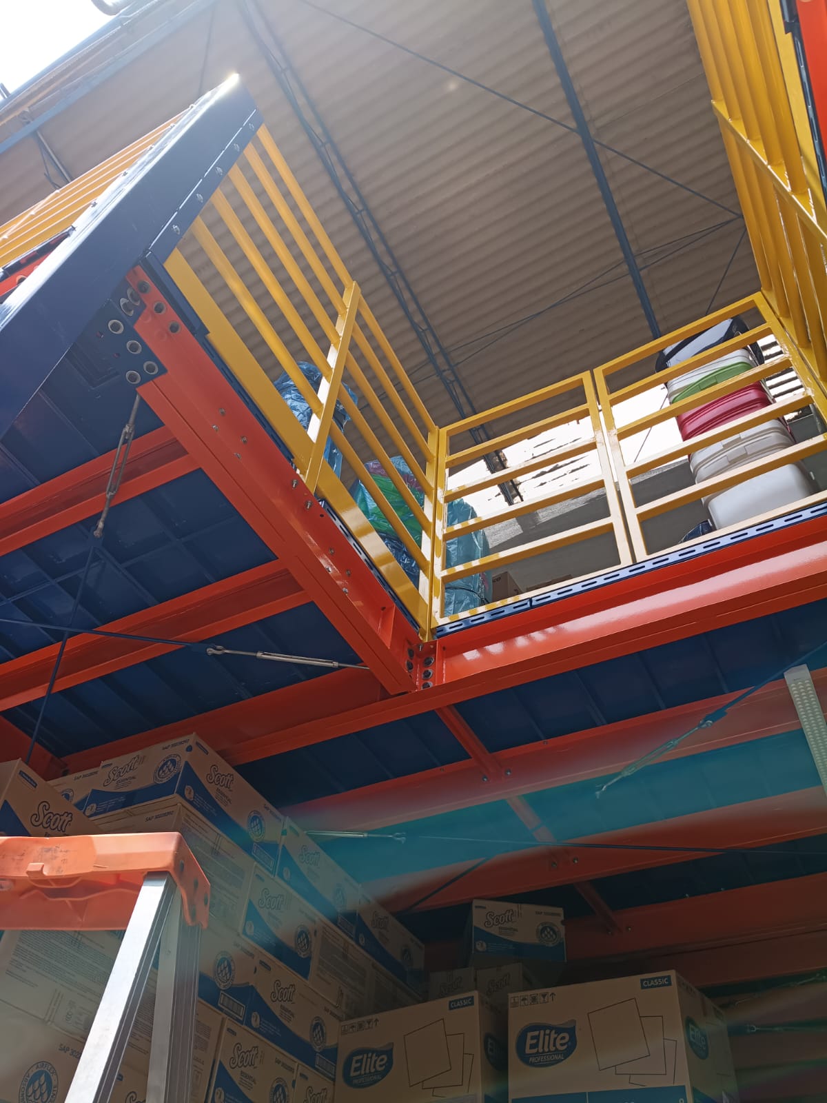 images/sistema-almacenamiento/mezanine-2.jpeg